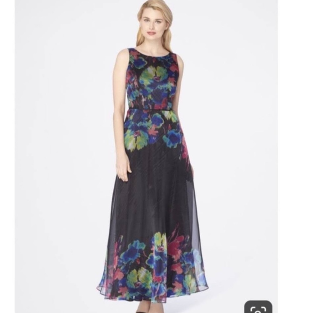 Tahari Arthur S. Levine Gown